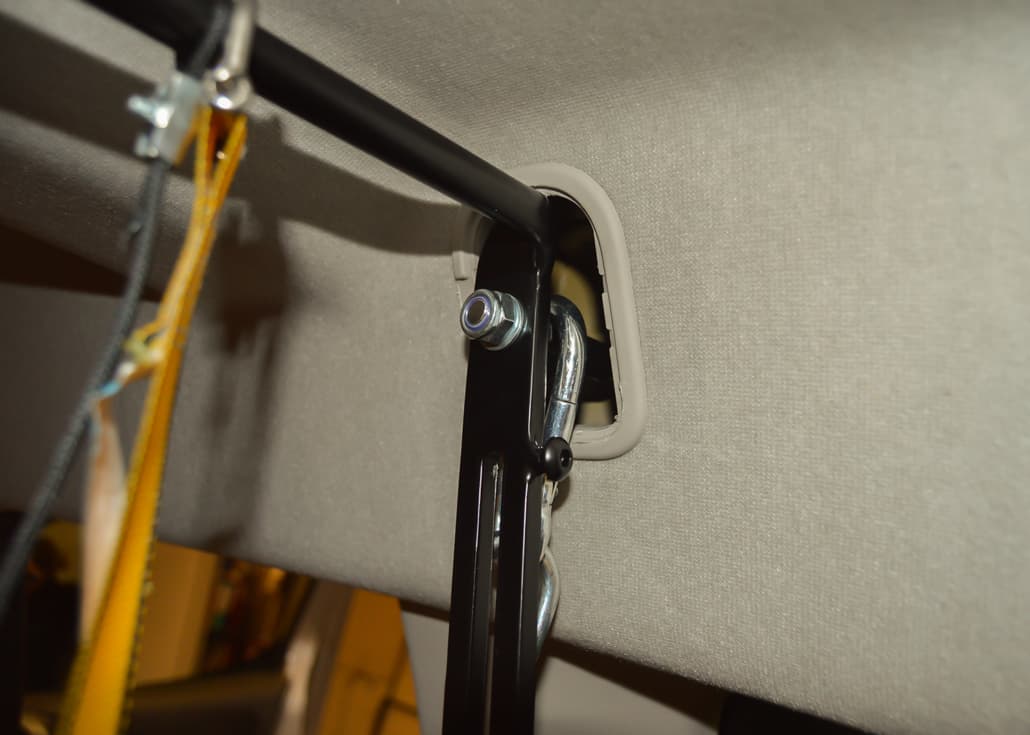 Autohimmelbett Berlingo II — Gepäcknetzaufhängung